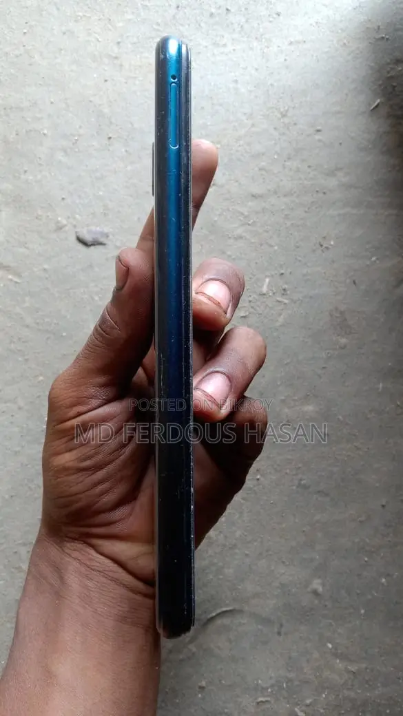 Vivo Y11 32 GB Blue