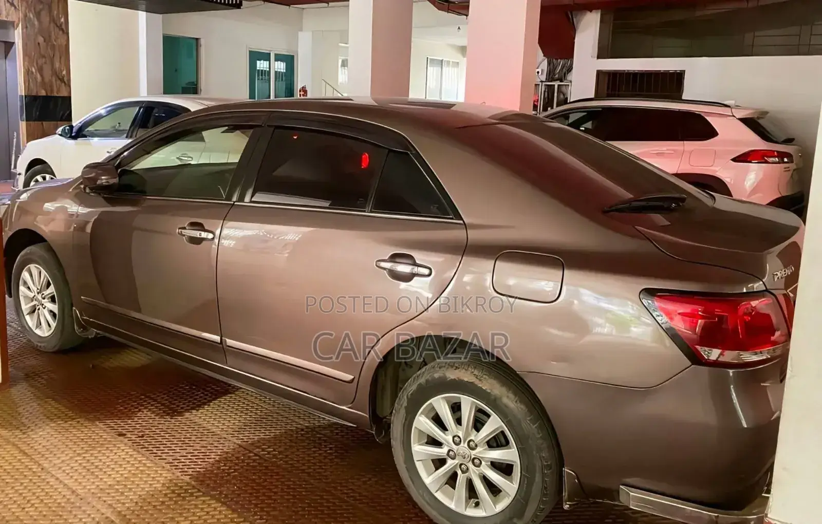টয়োটা প্রিমিও ২০১৬ ব্রাউন