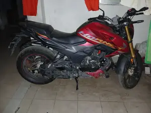 Honda Hornet 2025 Red