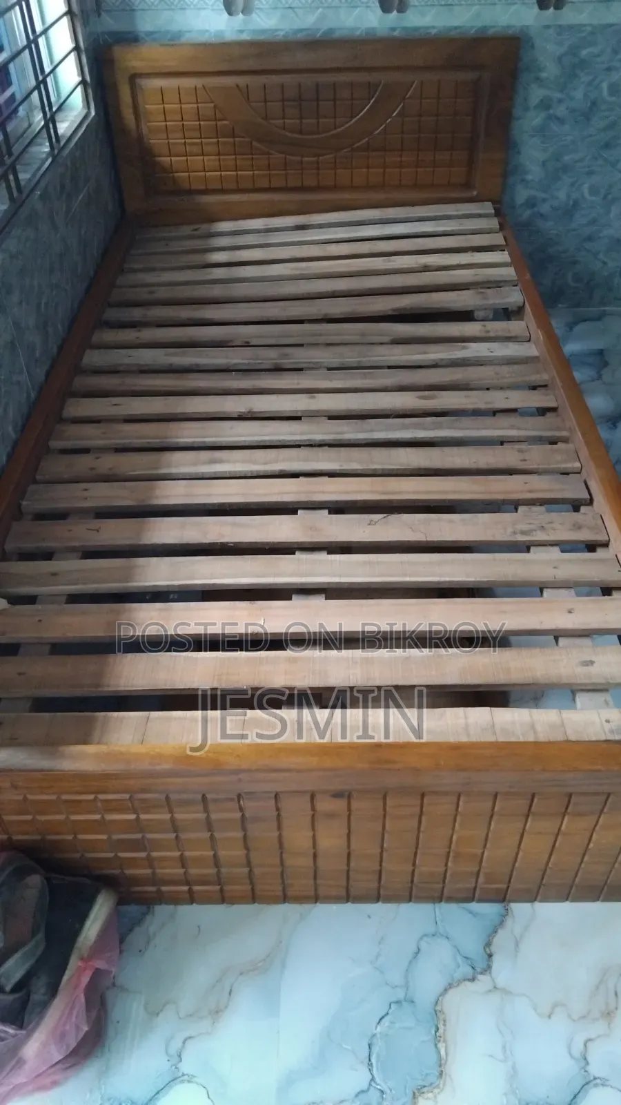 Koroi Wood Bed