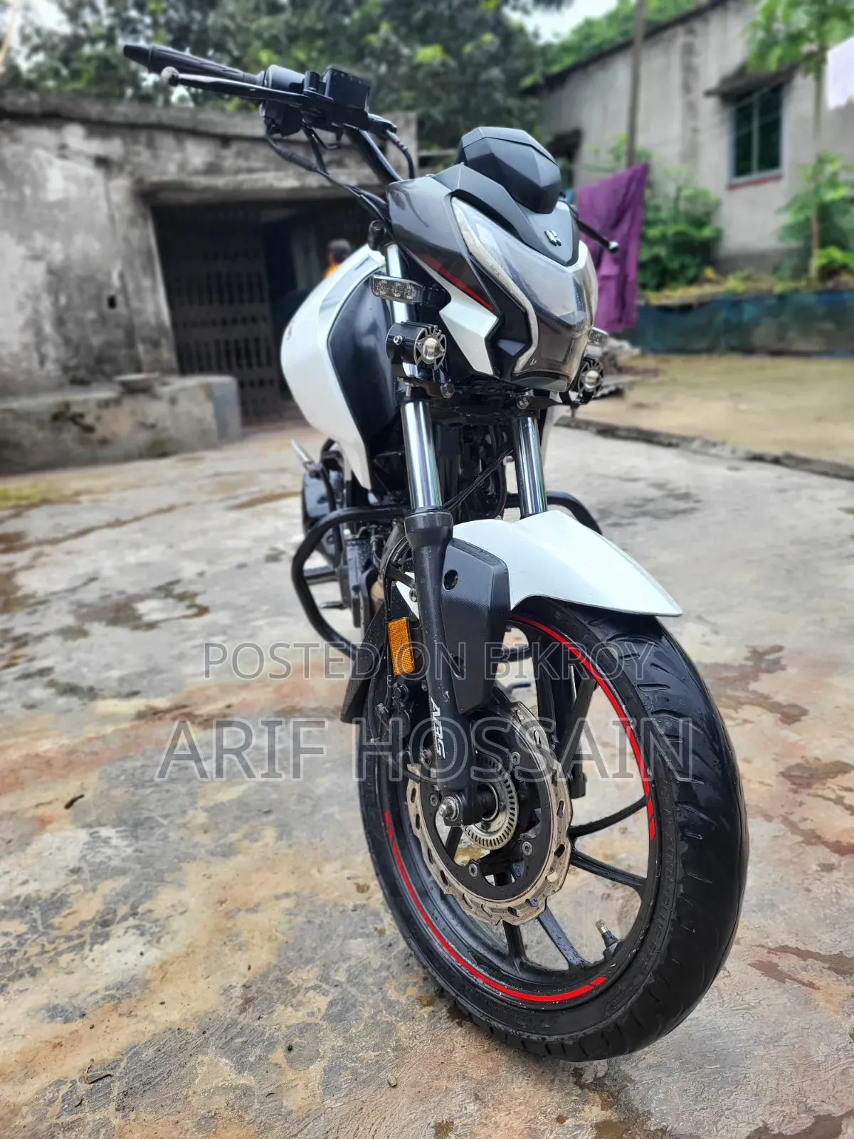 Hero Thriller 160R 2022 White