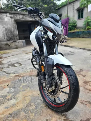 Hero Thriller 160R 2022 White