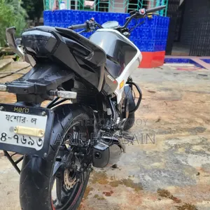 Hero Thriller 160R 2022 White
