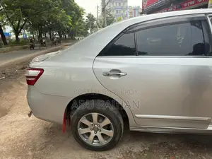 Toyota Premio 2013 Silver