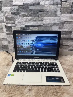 Laptop Asus 3GB Intel SSD 256GB