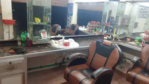 A salon with decoration will be rented out