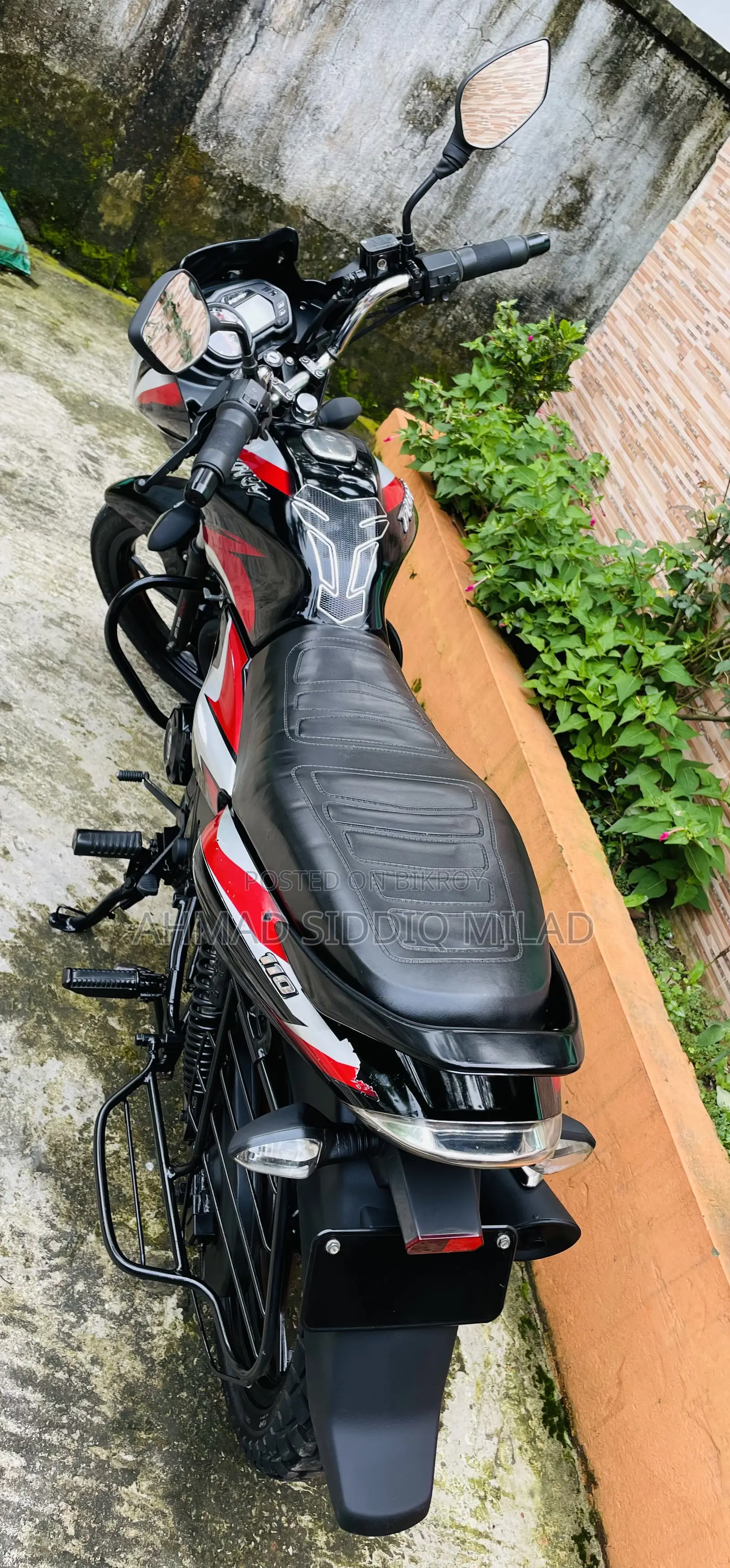 Bajaj Discover 110 2023 Black