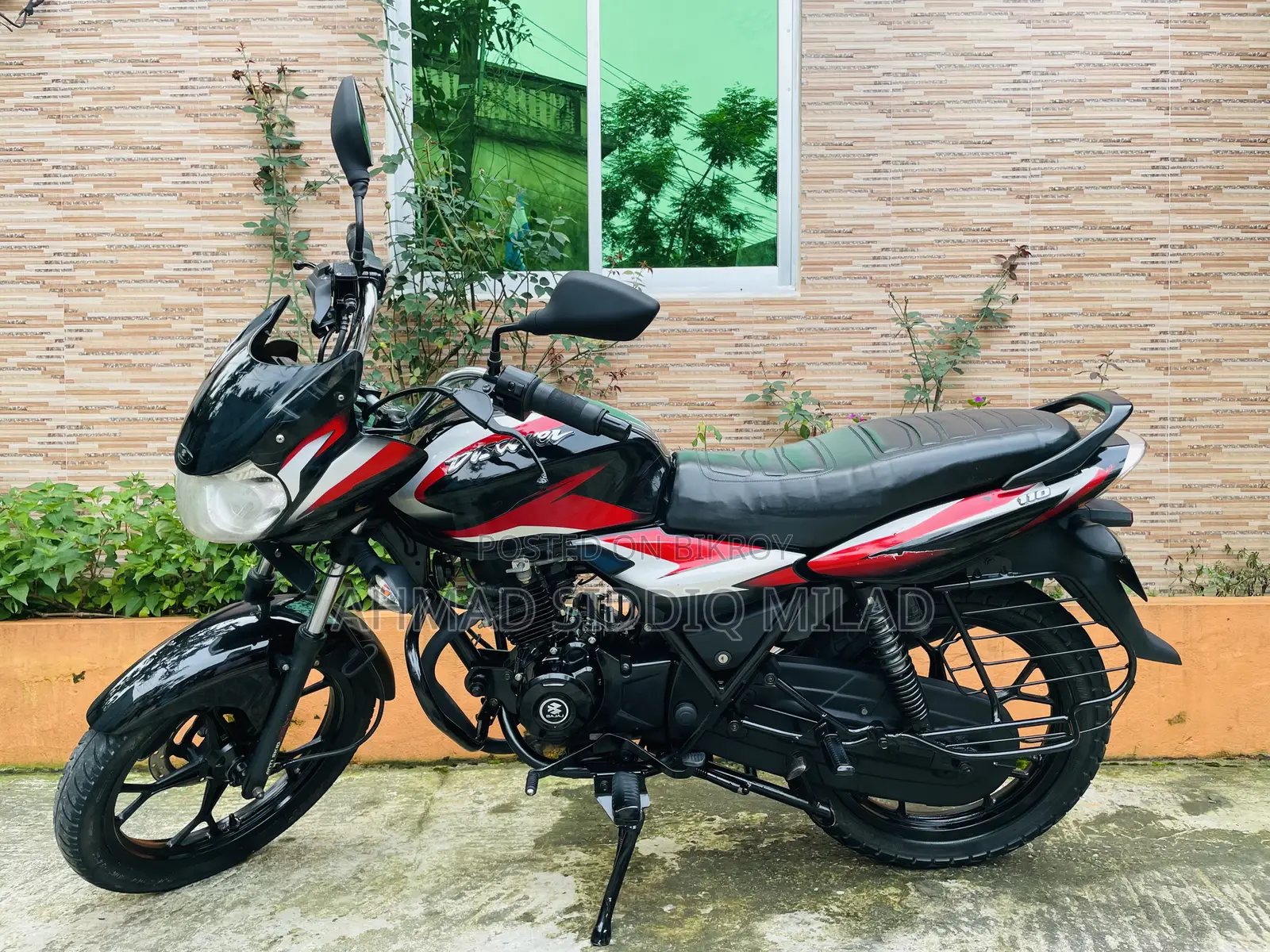 Bajaj Discover 110 2023 Black