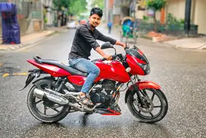 Bajaj Pulsar 150 2010 Red