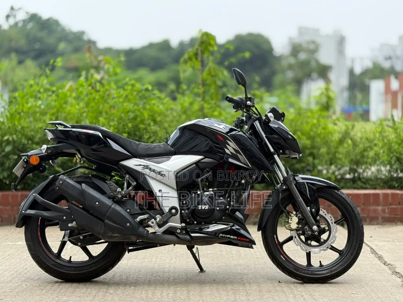 TVS Apache 160 4V 2025 Black