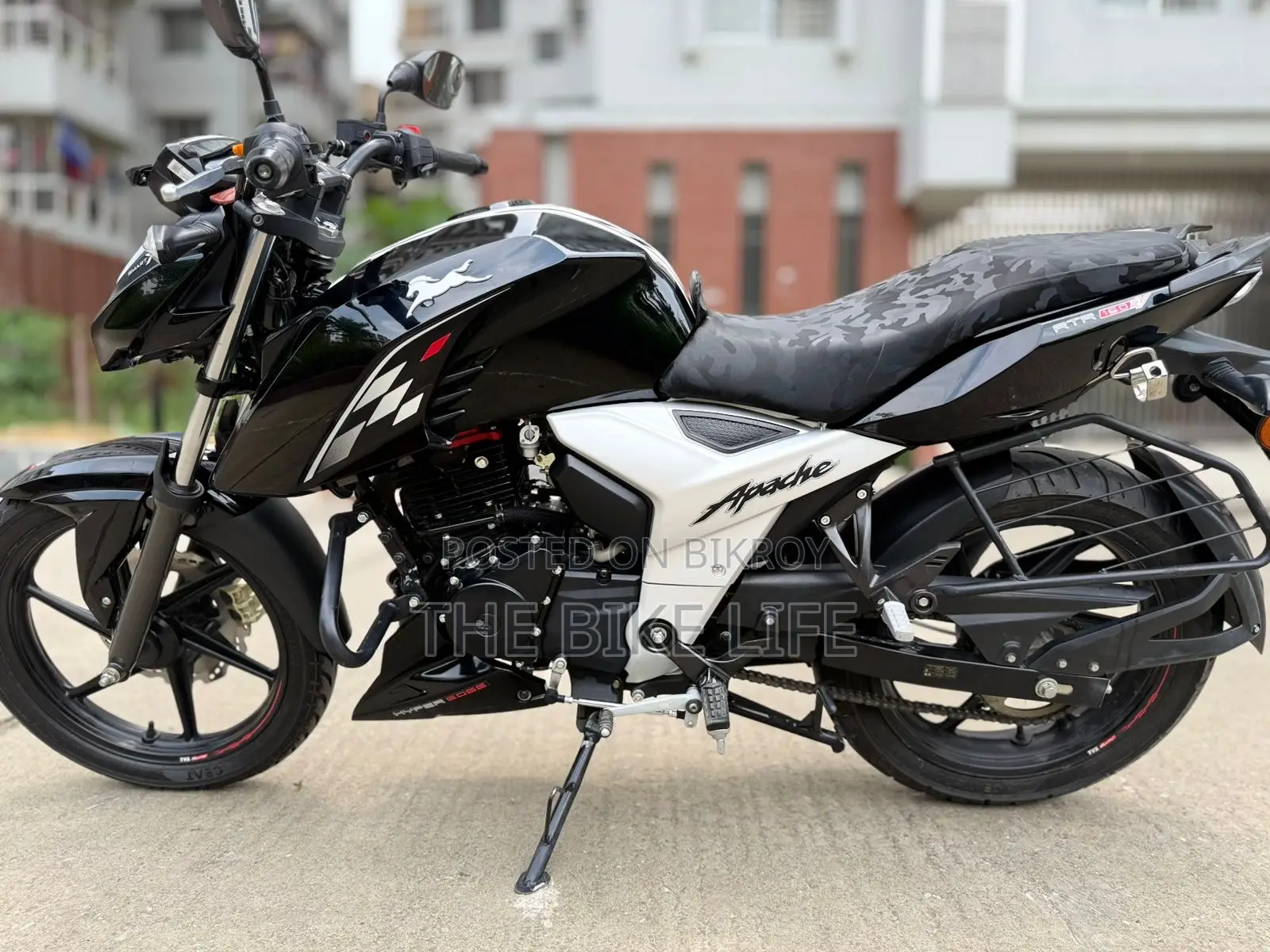 TVS Apache 160 4V 2025 Black