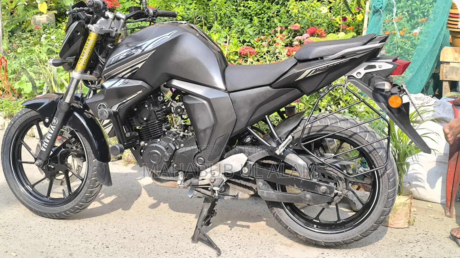 Yamaha FZ6 2024 Black