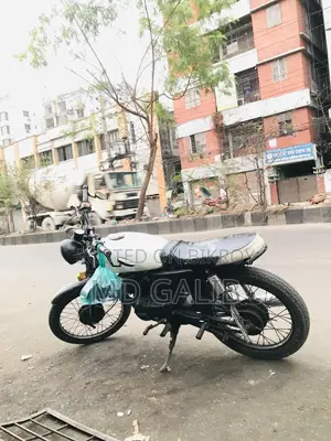 Yamaha 1999 White