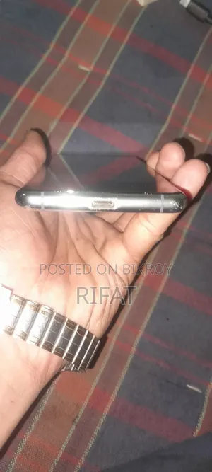 সনি এক্সপেরিয়া ৫ ২ ১২৮ জিবি সাদা