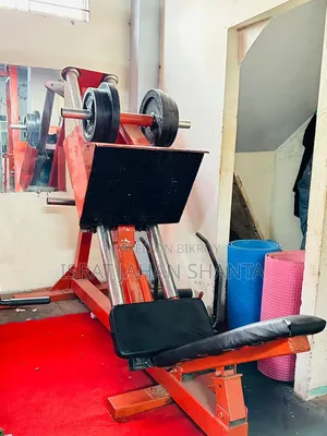 Leg Press Machine