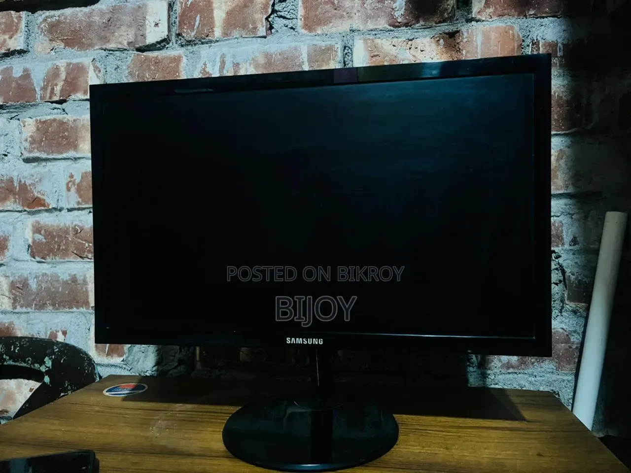 Samsung 19 Inch LED Monitor in like-new condition