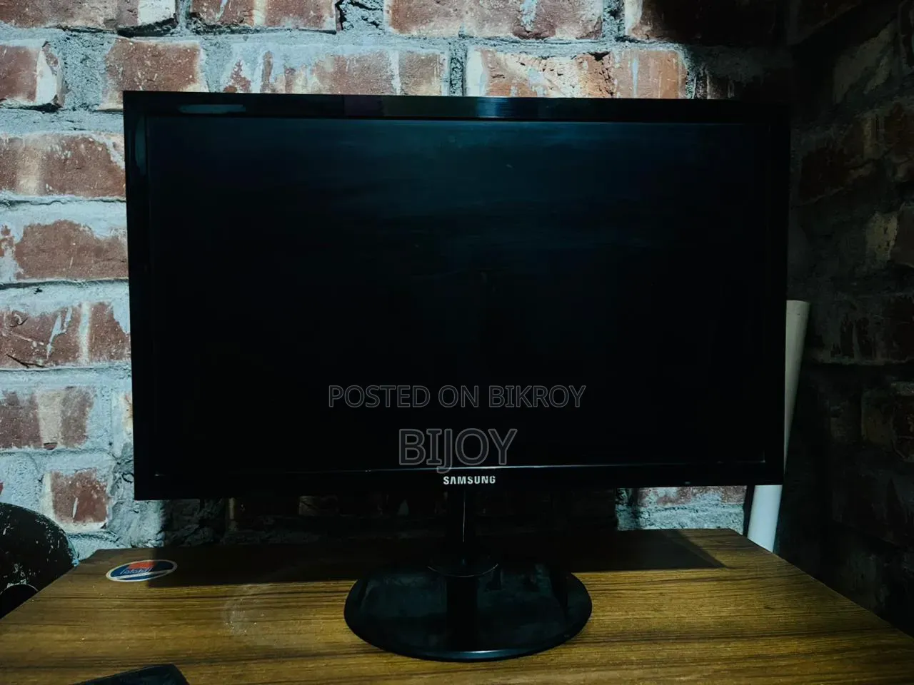 Samsung 19 Inch LED Monitor in like-new condition