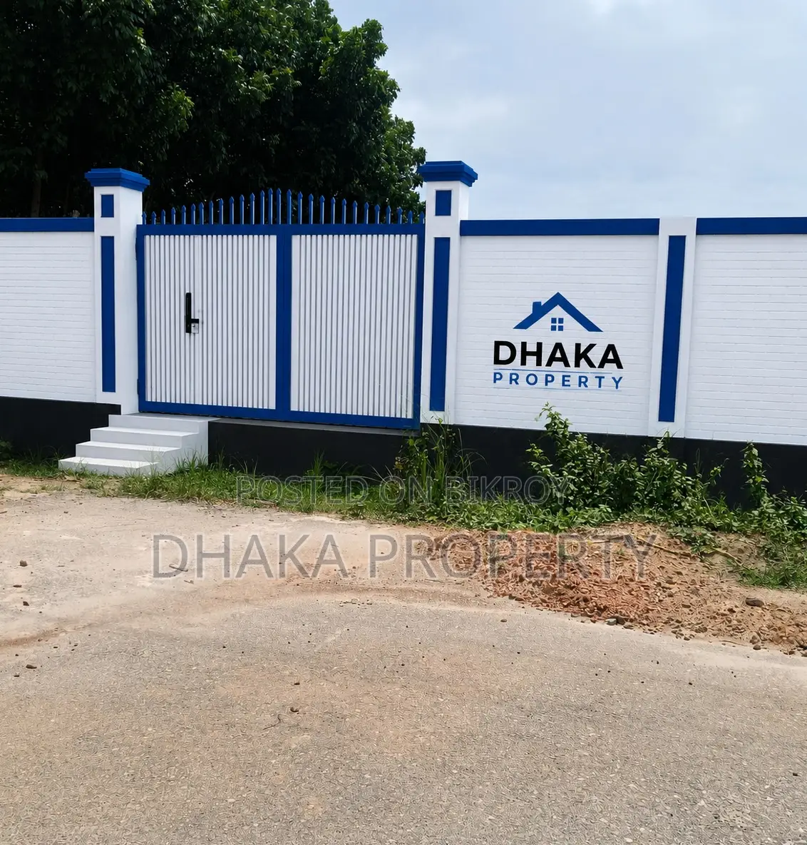 সেক্টর-২৫ এ ৭৫/৭৫ ফুট কর্নার ৭.৫ কাঠা ফরেস্ট ভিউ দক্ষিণ/পূর্বমুখী জমি।