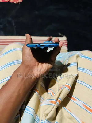 Infinix Hot 12 play 64 GB Blue