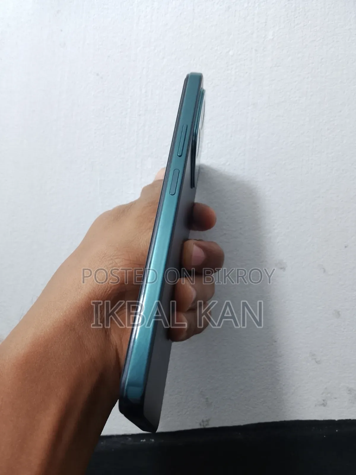 Vivo Y28 8 GB Blue