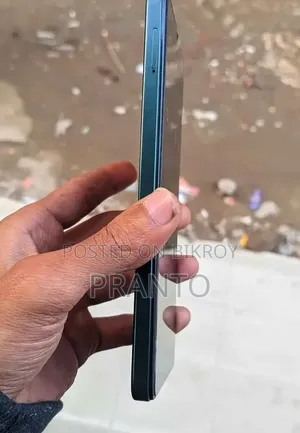 Vivo Y04 128 GB Blue