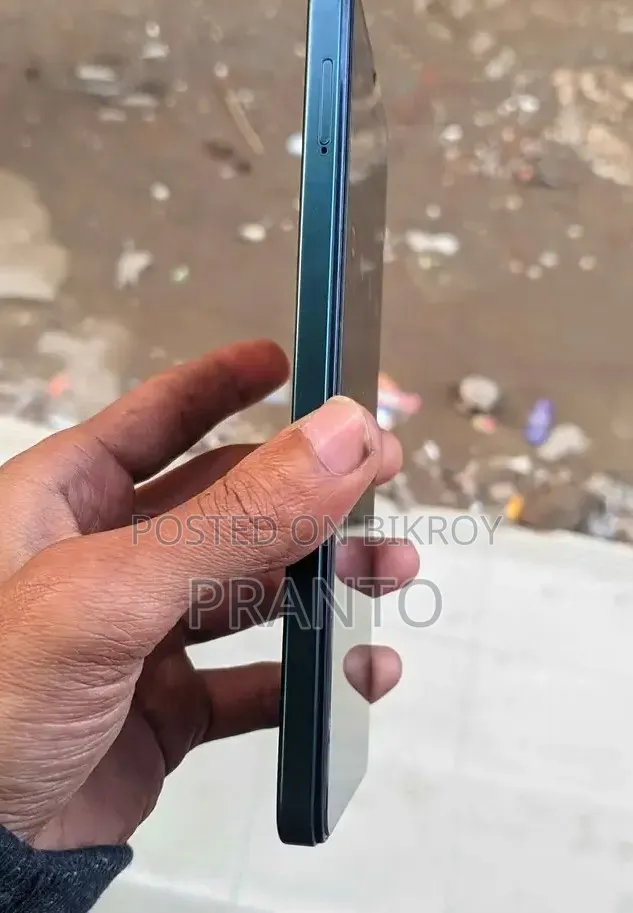 Vivo Y04 128 GB Blue