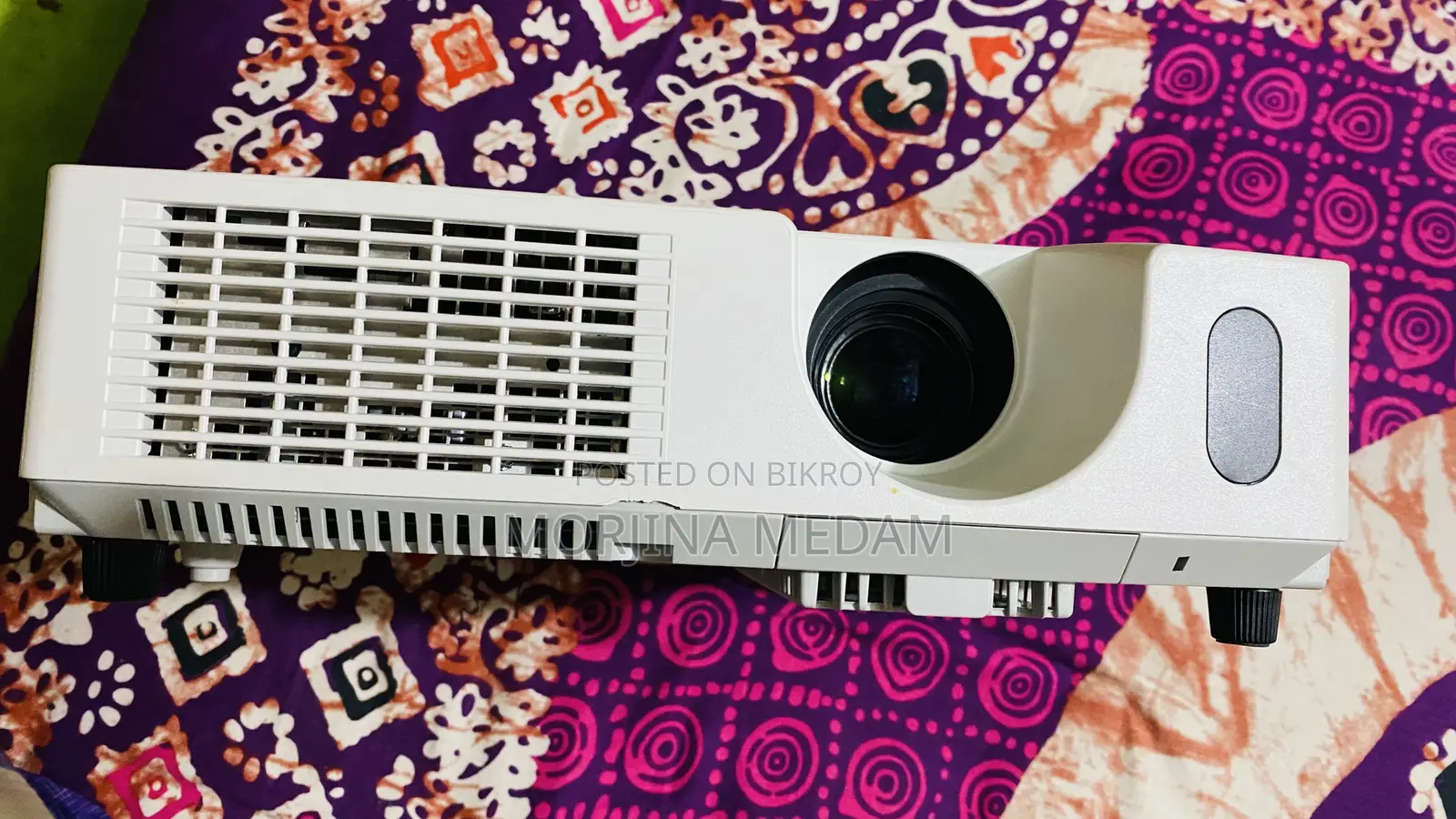 Hitachi CP-X2511 প্রজেক্টর বিক্রয় হবে