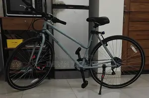 Coyote Interstellar Hybrid 700c With 18 Speed Cycle