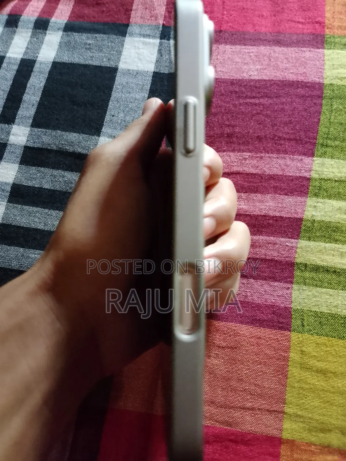Apple iPhone 16 Pro Max 1 TB Gold