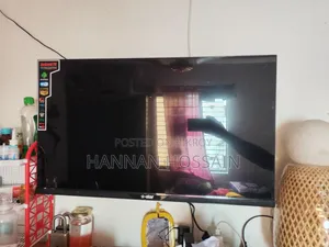 32" LED TV for sale