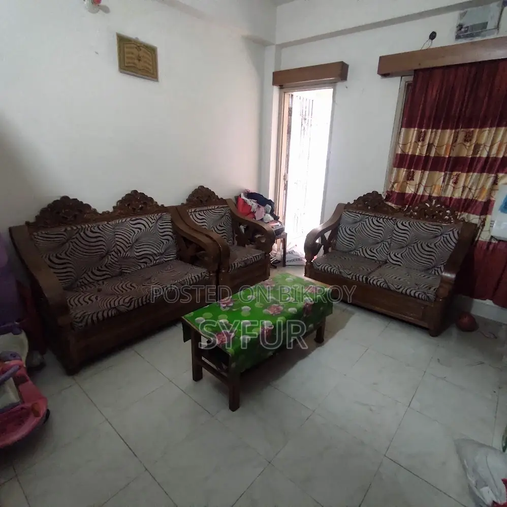 ব্যবহৃত ৫ সিটার (২+২+১) সোফা সেট বিক্রয়ের জন্য