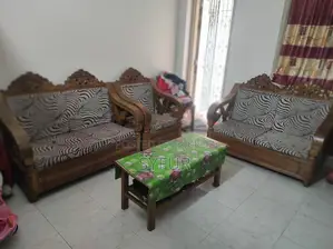 ব্যবহৃত ৫ সিটার (২+২+১) সোফা সেট বিক্রয়ের জন্য