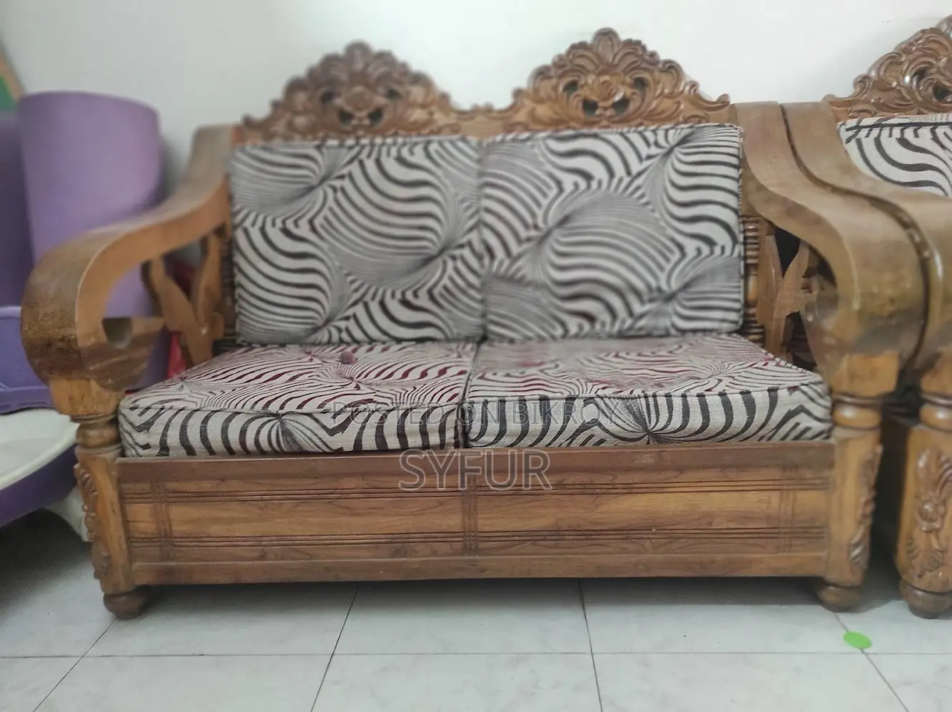 ব্যবহৃত ৫ সিটার (২+২+১) সোফা সেট বিক্রয়ের জন্য