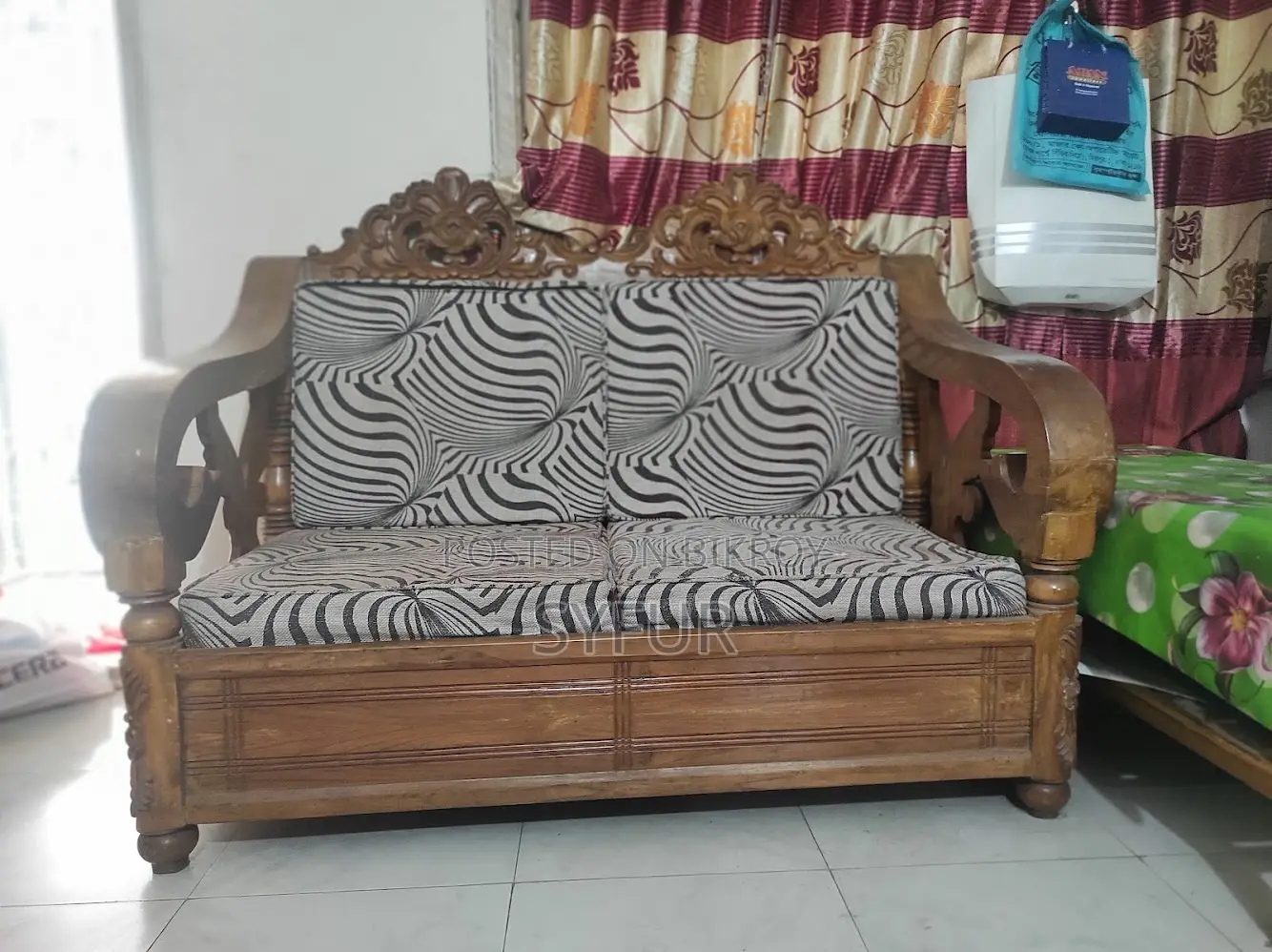 ব্যবহৃত ৫ সিটার (২+২+১) সোফা সেট বিক্রয়ের জন্য