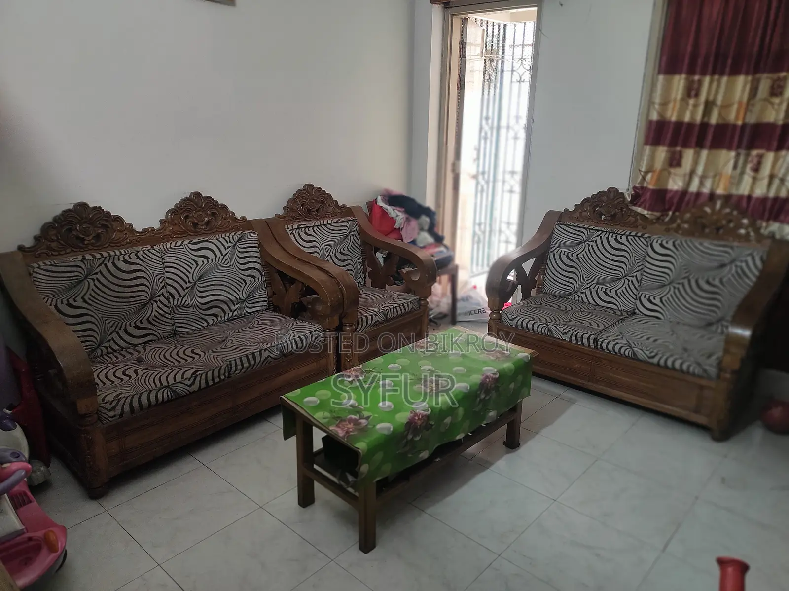 ব্যবহৃত ৫ সিটার (২+২+১) সোফা সেট বিক্রয়ের জন্য