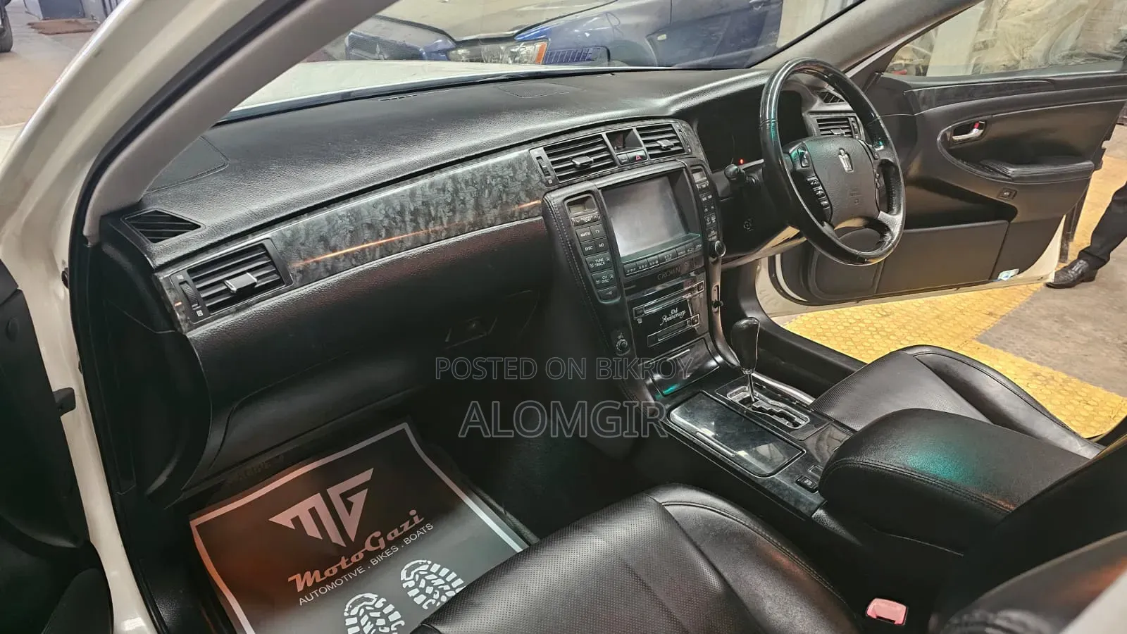 Toyota Crown Royale 2005 Pearl