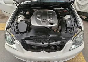 Toyota Crown Royale 2005 Pearl