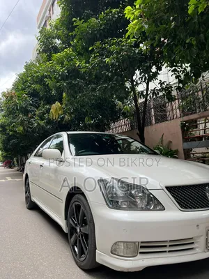 Toyota Crown Royale 2005 Pearl