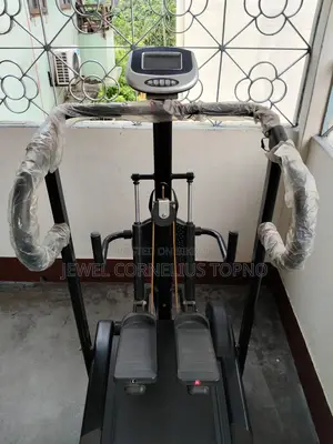 Treadmill (Fitness Equipment)