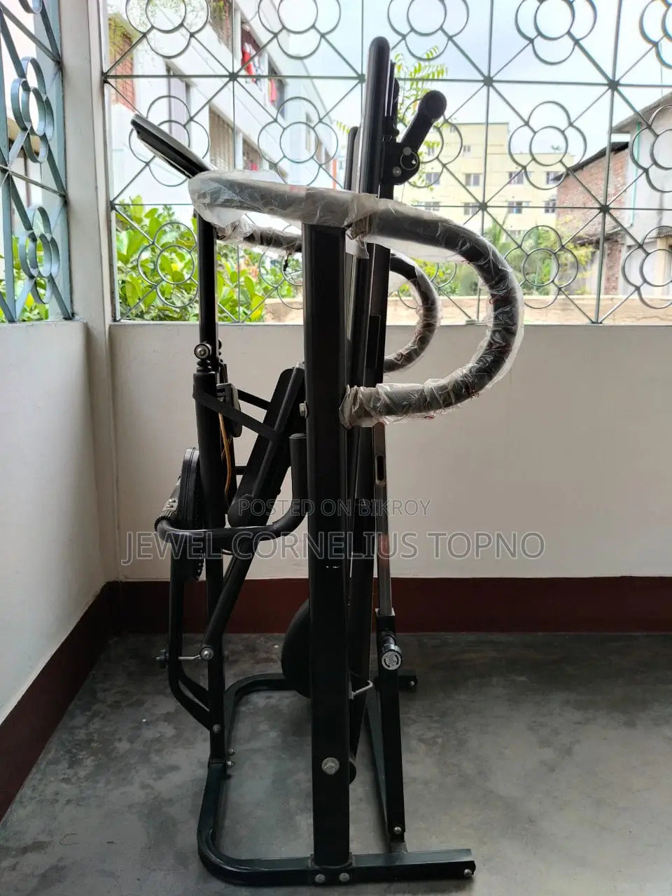 Treadmill (Fitness Equipment)
