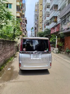 Toyota Noah 2.0 All Wheel Drive (8 Seater) 2017 Silver