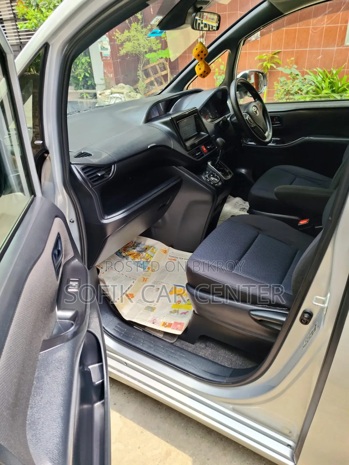 Toyota Noah 2.0 All Wheel Drive (8 Seater) 2017 Silver