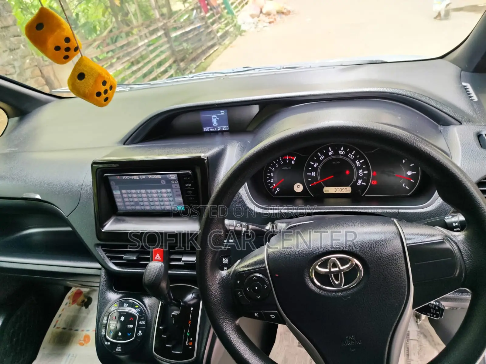 Toyota Noah 2.0 All Wheel Drive (8 Seater) 2017 Silver