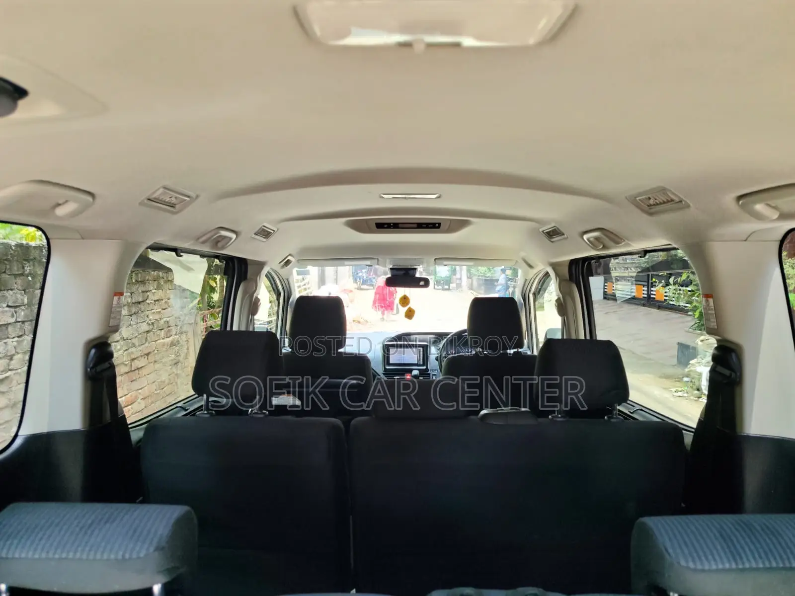 Toyota Noah 2.0 All Wheel Drive (8 Seater) 2017 Silver