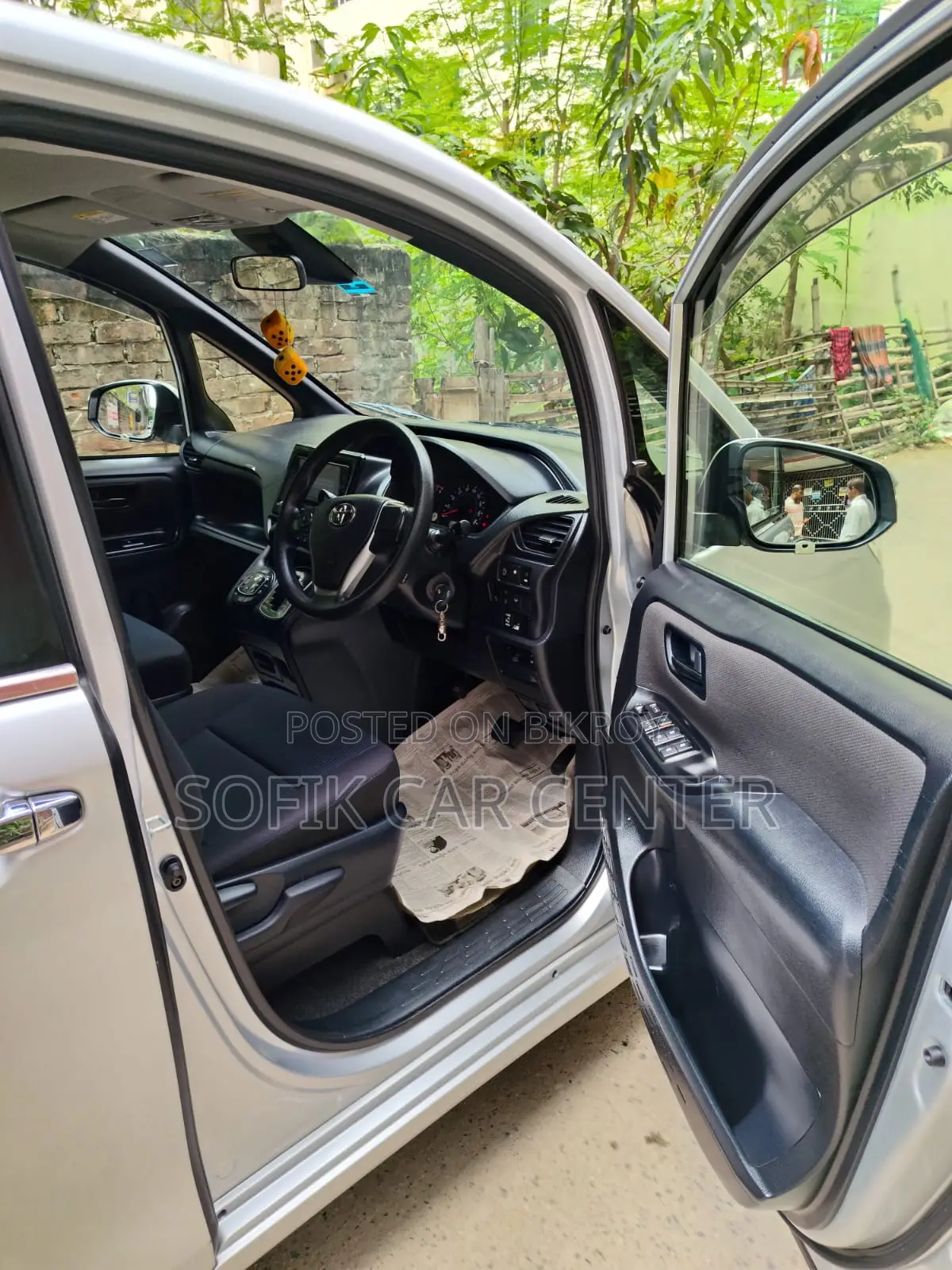 Toyota Noah 2.0 All Wheel Drive (8 Seater) 2017 Silver