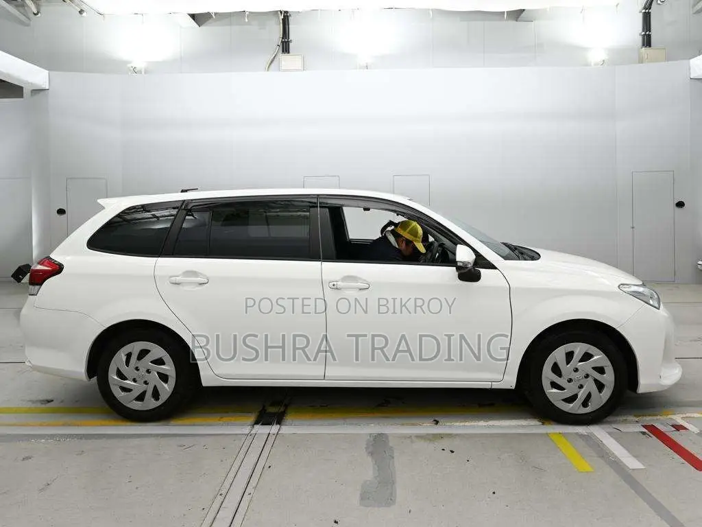 Toyota Corolla Fielder 1.5 Hybrid Front Wheel Drive 2021 White