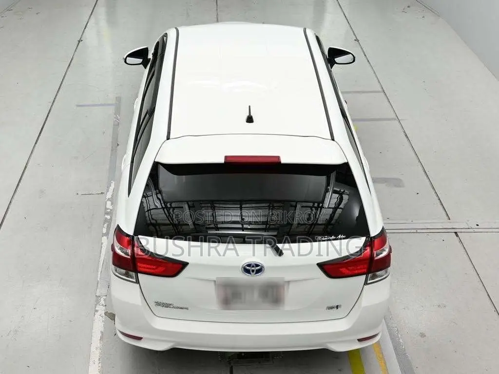 Toyota Corolla Fielder 1.5 Hybrid Front Wheel Drive 2021 White