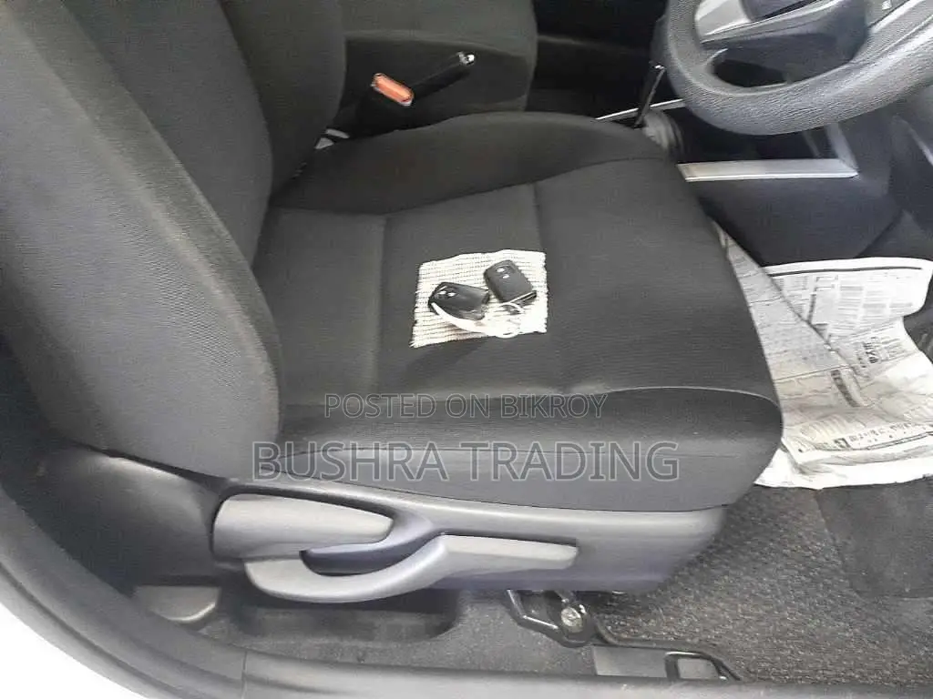 Toyota Corolla Fielder 1.5 Hybrid Front Wheel Drive 2021 White