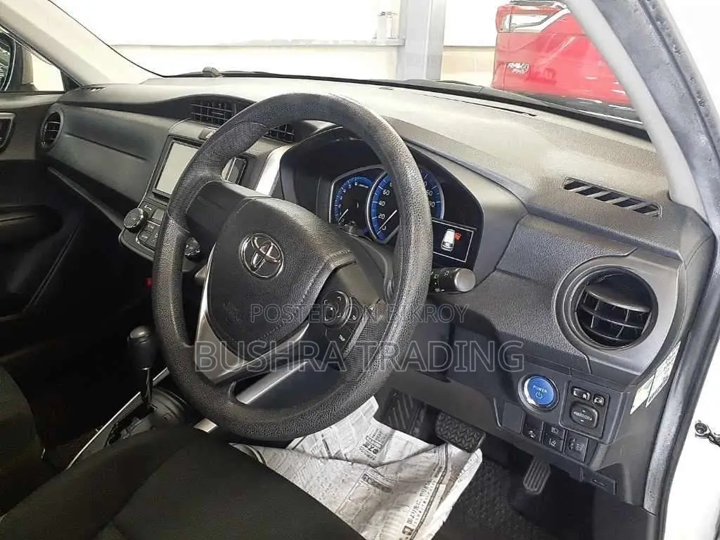 Toyota Corolla Fielder 1.5 Hybrid Front Wheel Drive 2021 White