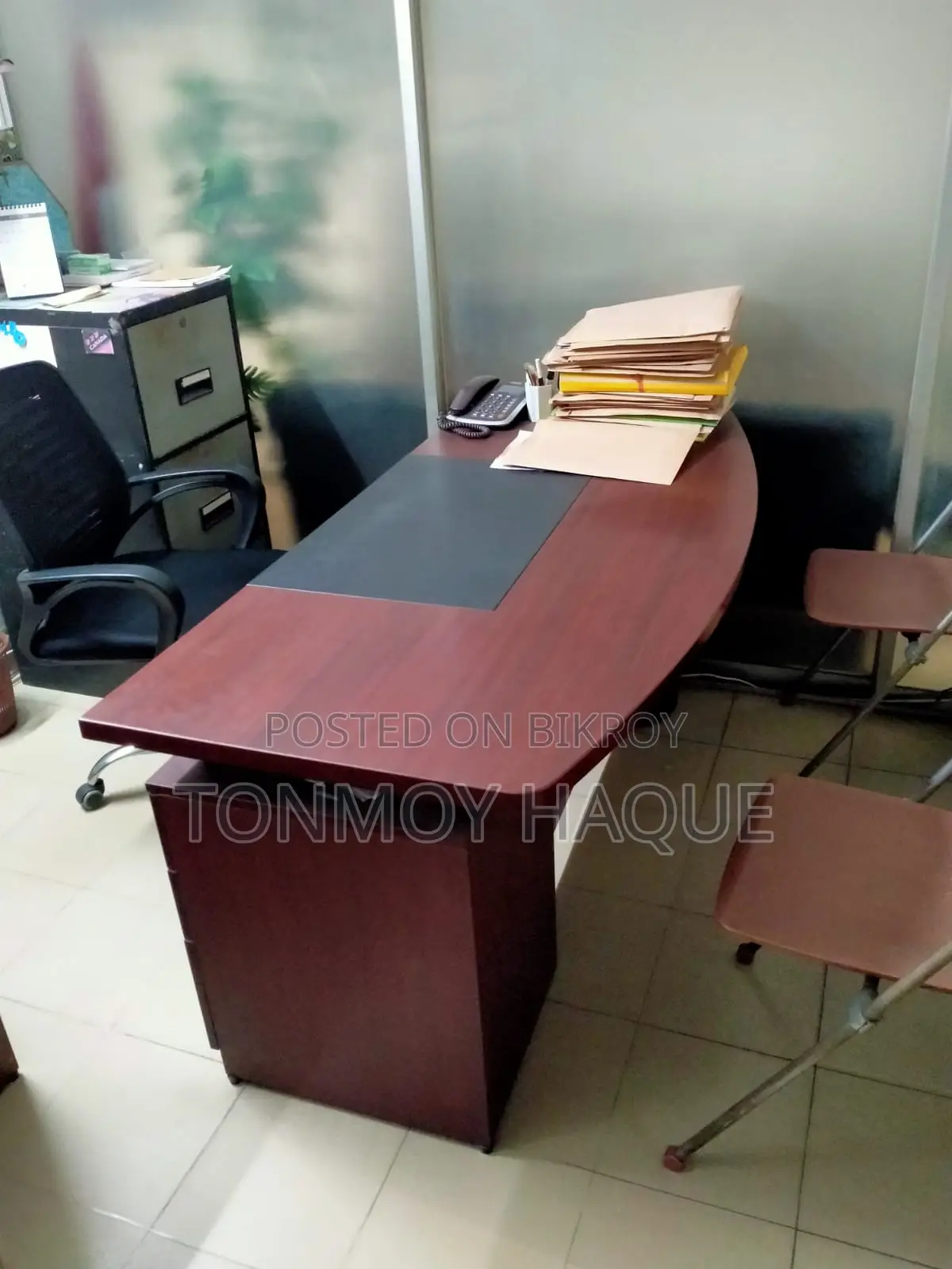 Executive Office Table***Urgent Sale***